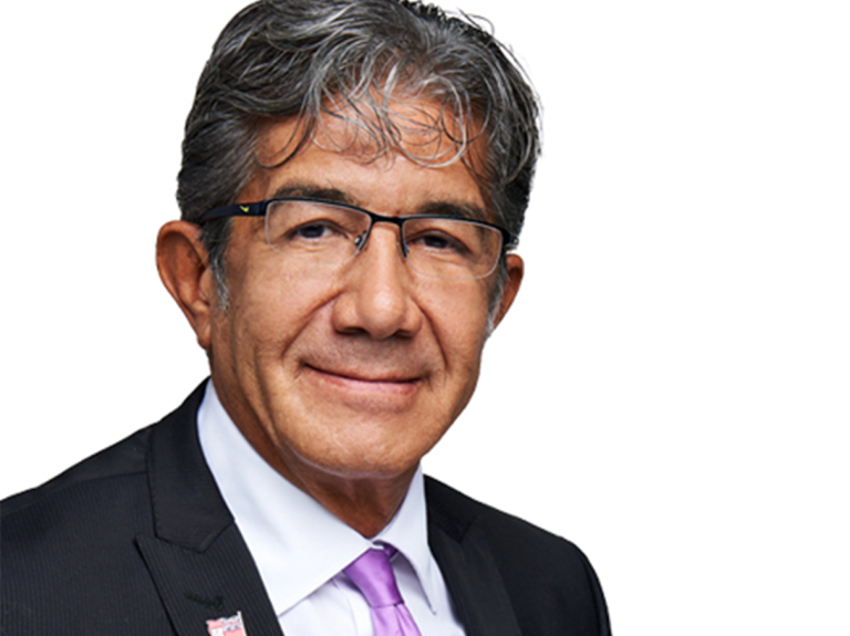 Eduardo Fox recognised with Bermuda’s Fred Reiss award