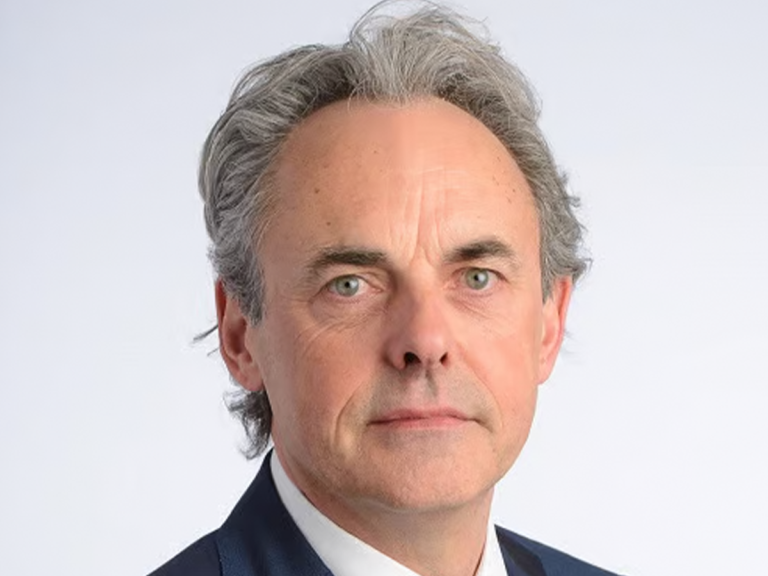 Aon recruiting new Global Captives Leader, English to chair AGRC