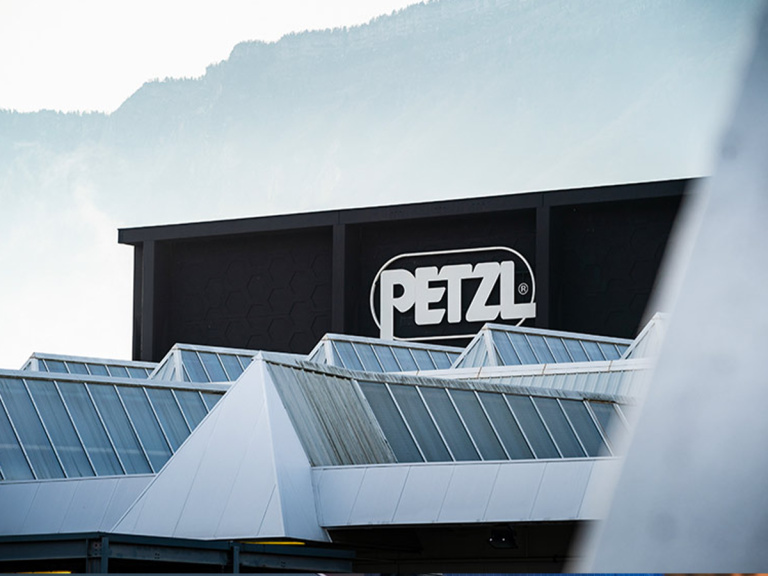 France continues new captive spree with Petzl formation