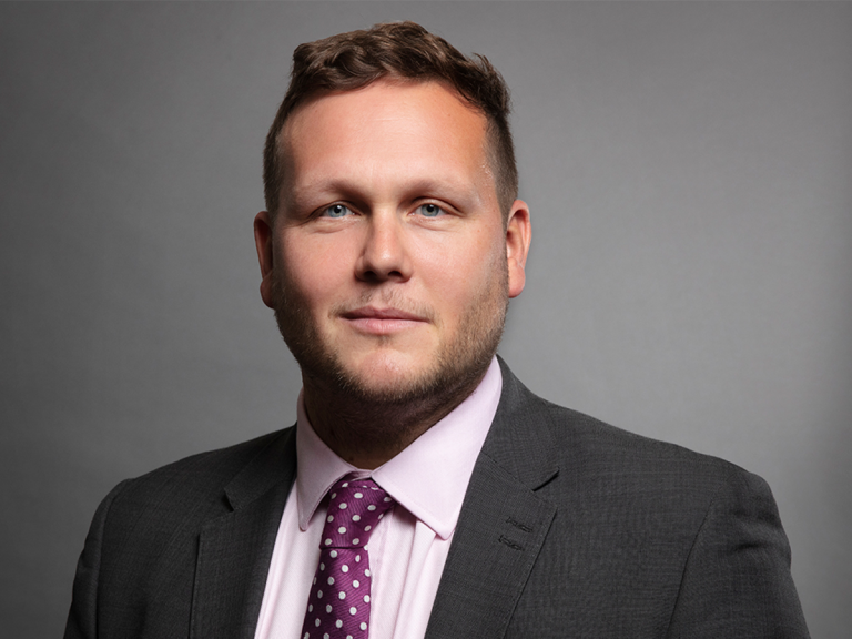 The Value of Reinsurance Arbitrage for Captives